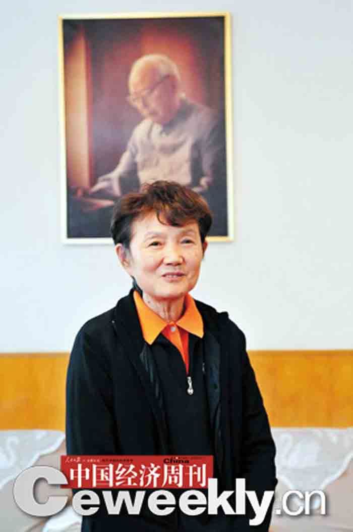 2009年12月，凌孜 在北京的家中接受本刊专访。本刊摄影记者曹海鹏/摄